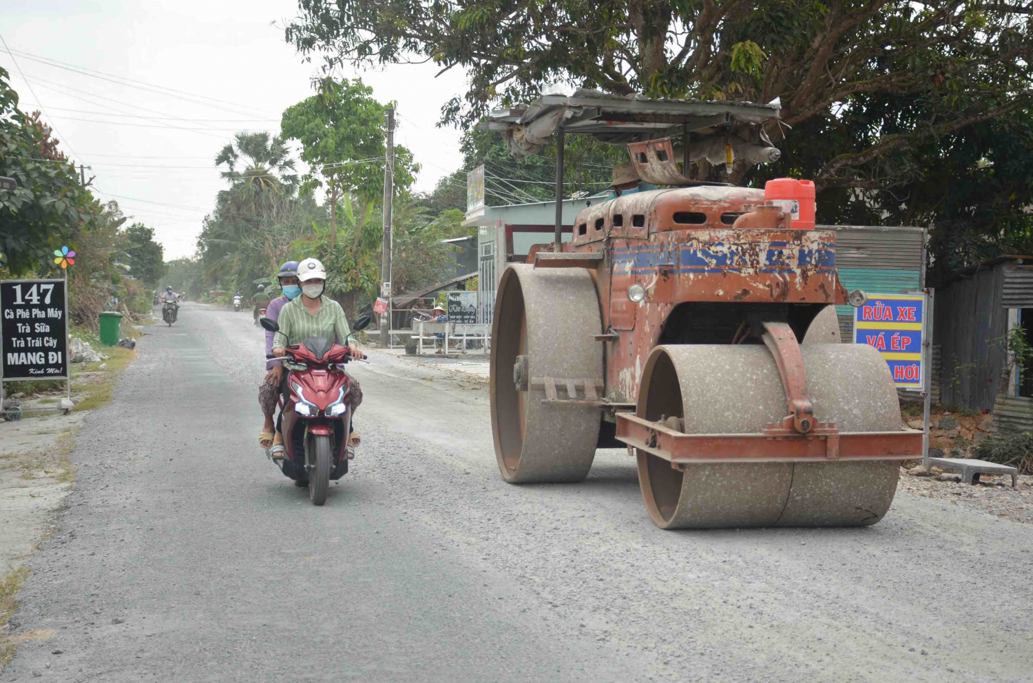 Tuyến đường Hòa Điền (từ ấp Hòa Giang đến ấp Cờ Trắng) được mở rộng từ 3,5m lên 5,5m tạo sự phát triển cho xã Hòa Điền.