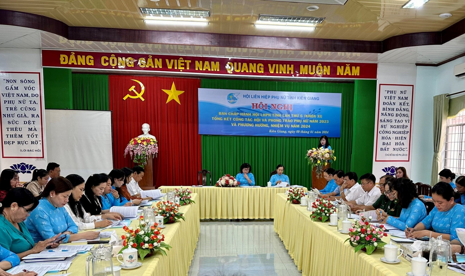 Hội Liên hiệp Phụ nữ tỉnh tổng kết công tác hội và phong trào phụ nữ năm 2023 và triển khai phương hướng, nhiệm vụ năm 2024. Ảnh: Nguyễn Tình